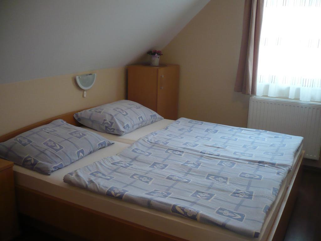 Eszter Apartmanhaz Hajdúszoboszló Dış mekan fotoğraf