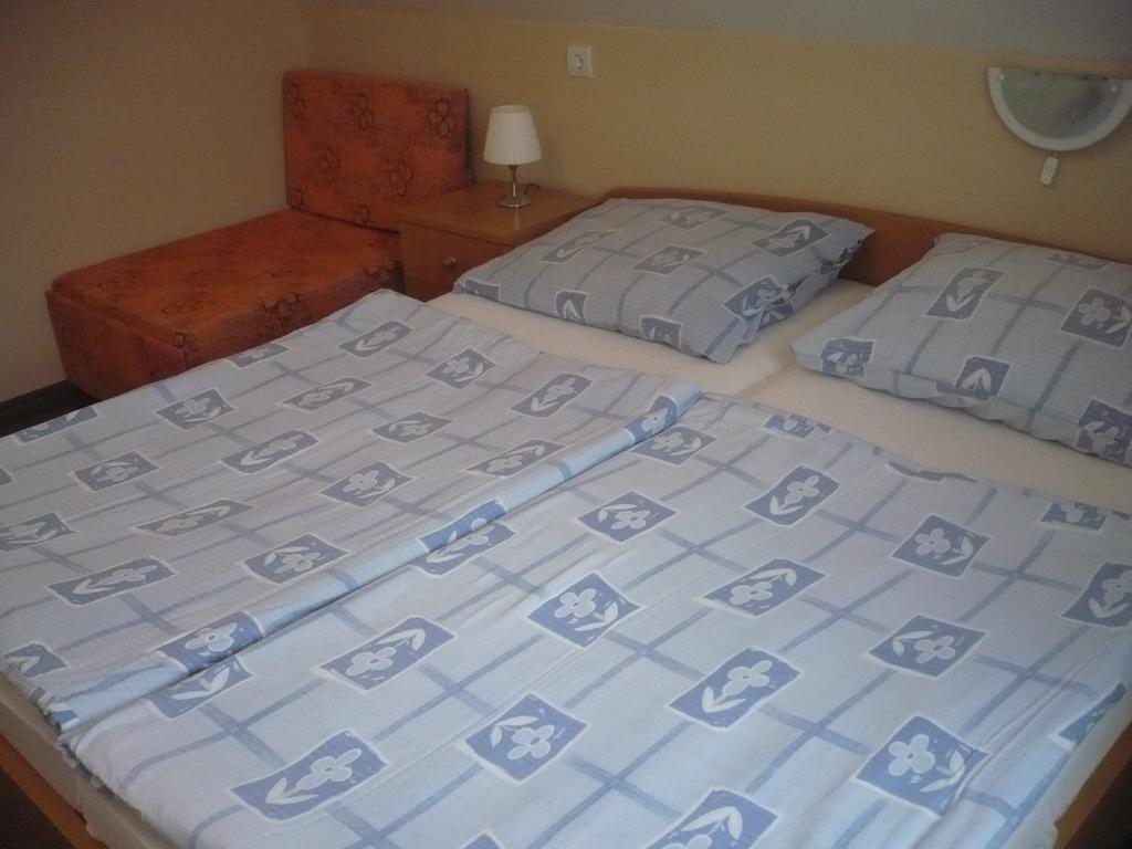 Eszter Apartmanhaz Hajdúszoboszló Dış mekan fotoğraf
