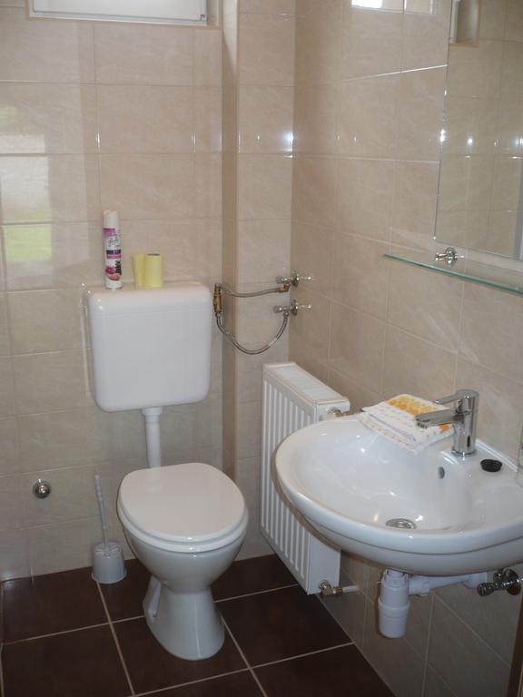 Eszter Apartmanhaz Hajdúszoboszló Dış mekan fotoğraf
