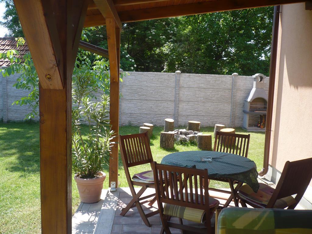Eszter Apartmanhaz Hajdúszoboszló Dış mekan fotoğraf