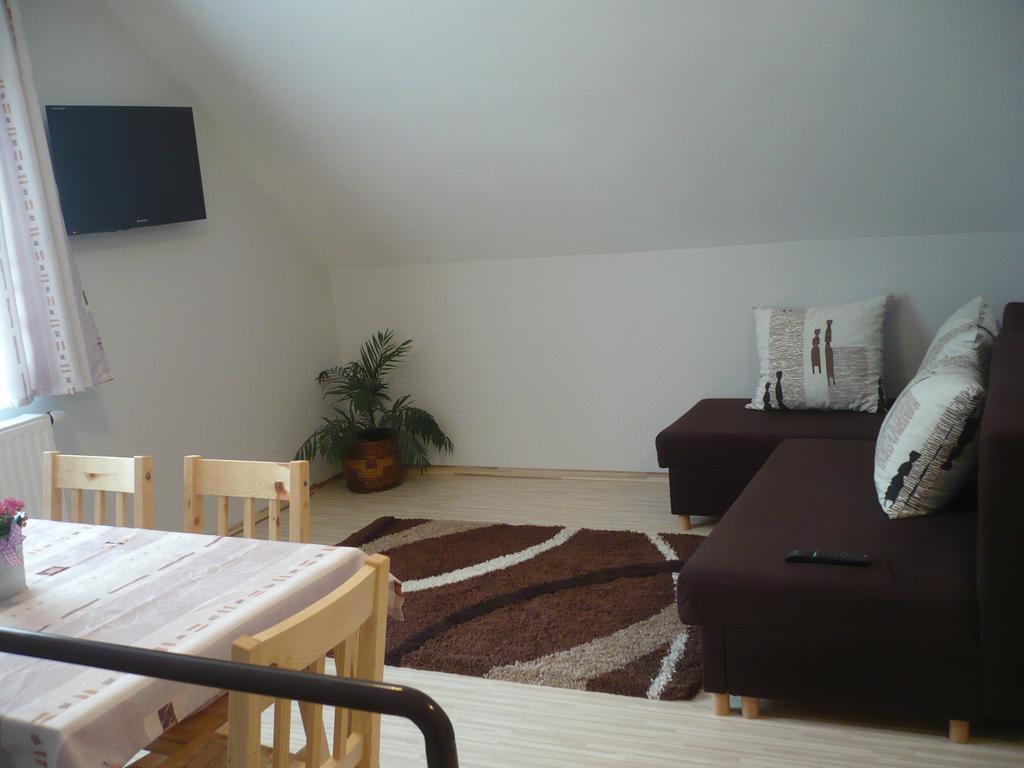 Eszter Apartmanhaz Hajdúszoboszló Dış mekan fotoğraf