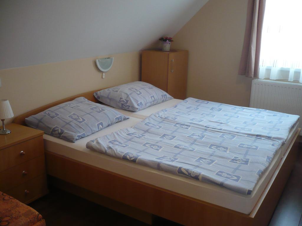 Eszter Apartmanhaz Hajdúszoboszló Dış mekan fotoğraf